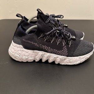 NIKE Space Hippie 01